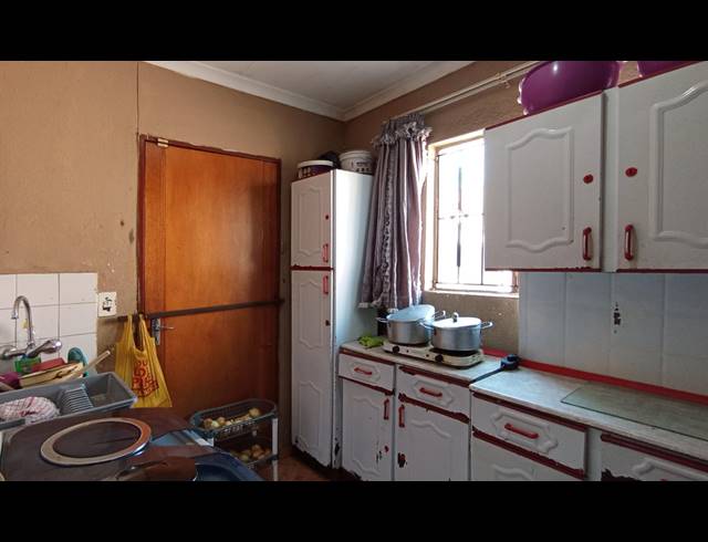 2 BEDROOM FREEHOLD FOR SALE IN KAALFONTEIN